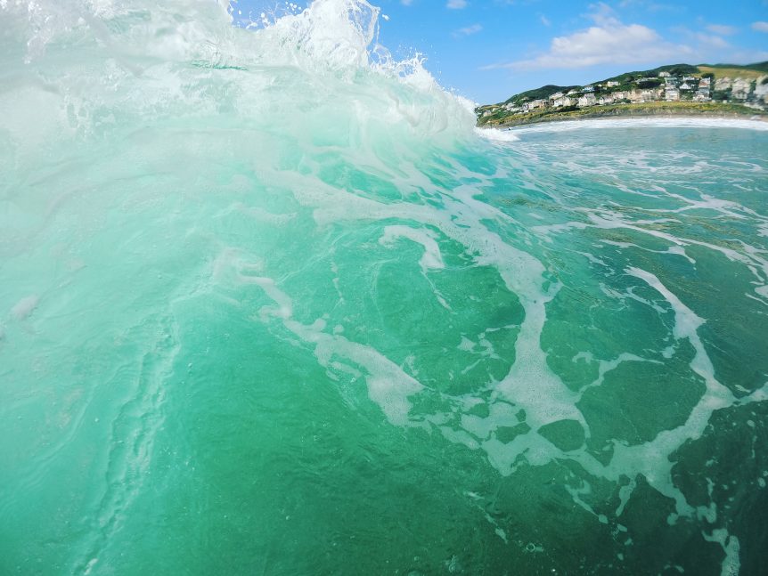 Surfing Woolacombe, cheapest and best surf school Woolacombe Surf Centre, discounts available at Woolacombe Surf School, learn to surf with surf lessons